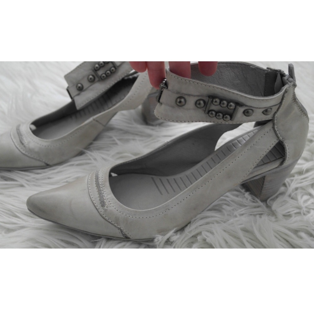 Spiral Leather Shoe